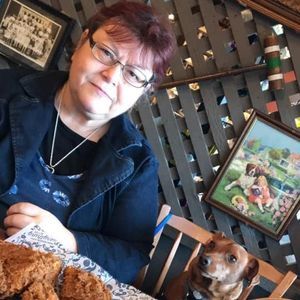 Meet your Posher, Charlotta